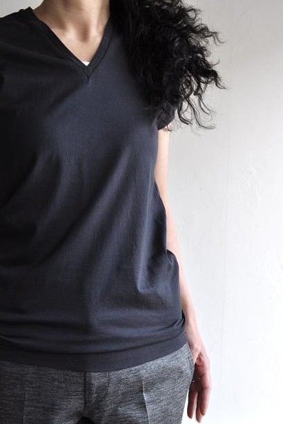 NO CONTROL AIR/ノーコントロールエアー 80/2 ラムココットン 甘編天竺 VネックTシャツ