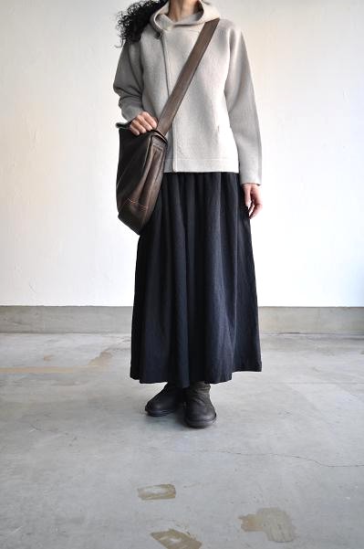 jujudhau/ズーズーダウ GATHER SKIRT(W/C BLACK)/スカート