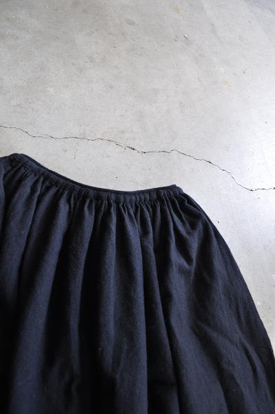 jujudhau/ズーズーダウ GATHER SKIRT(W/C BLACK)/スカート