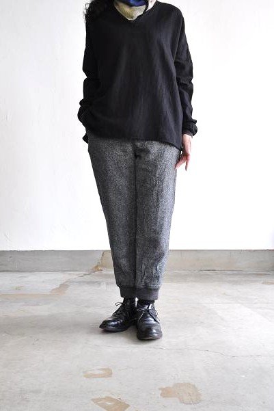 jujudhau/ズーズーダウ V-NECK SHIRTS(W/C BLACK)