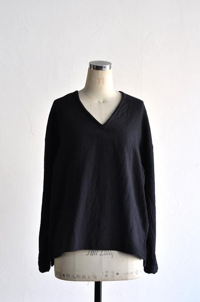 jujudhau/ズーズーダウ V-NECK SHIRTS(W/C BLACK)