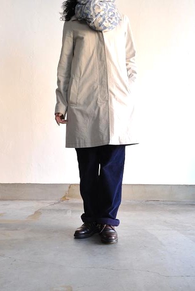 etre Pieds nus/エートル・ピエ・ニュ ステンカラーコート