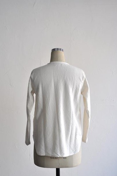 jujudhau/ズーズーダウ ROUND NECK(W/C NATURAL)