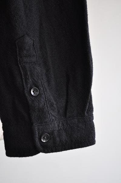 jujudhau/ズーズーダウ ROUND COLLAR(W/C BLACK)