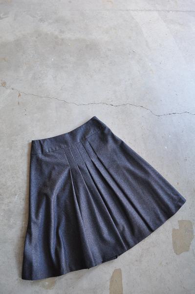 etre Pieds nus/エートル・ピエ・ニュ Sharkskin Wool Flannel Soft Pleats Skirt/スカート