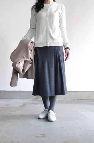 etre Pieds nus/エートル・ピエ・ニュ Sharkskin Wool Flannel Soft Pleats Skirt/スカート