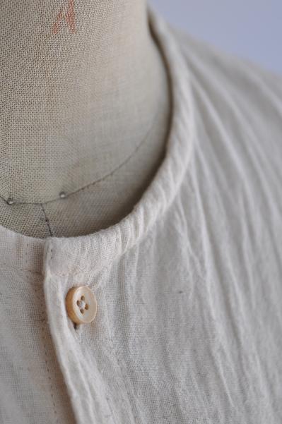 jujudhau/ズーズーダウ シャツ/ROUND NECK SHIRTS