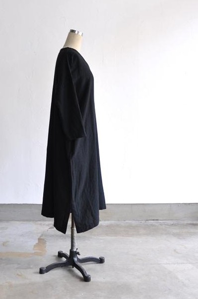 jujudhau/ズーズーダウ V-NECK DRESS(W/C BLACK)